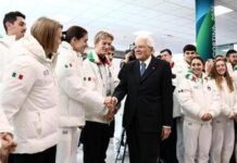 Mattarella al Villaggio olimpico: dal pranzo con gli atleti al regalo ricevuto dagli azzurri, la visita del presidente