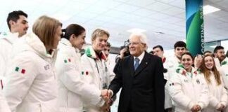 Mattarella al Villaggio olimpico: dal pranzo con gli atleti al regalo ricevuto dagli azzurri, la visita del presidente