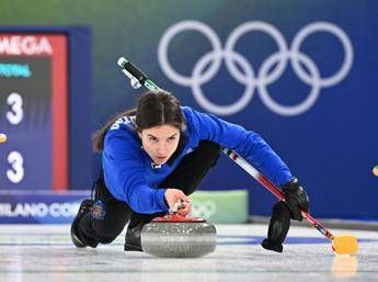 Milano Cortina, le gare di oggi: dal curling al pattinaggio di velocità, orari e dove vedere gli azzurri