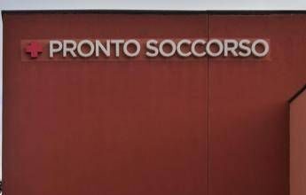 Milano, vola giù dalla finestra a scuola durante la ricreazione: ferita 11enne