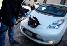 Mobilità, indagine: un italiano su due valuta l’acquisto di un’auto green