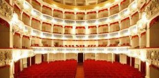 Napoli, la storia del Teatro Sannazaro: dal 1847 la ‘Bomboniera di Via Chiaia’