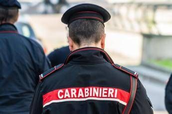 Nuoro, lasciano la bimba di sei mesi nell’auto e vanno a fare la spesa: denunciati due turisti