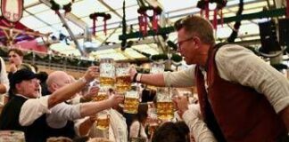 Baviera in subbuglio, Oktoberfest a pagamento? Scoppia la lite sul biglietto d’ingresso