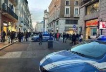 Roma, allarme per valigia abbandonata in via del Corso