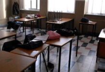 Roma, ragazzo a scuola con la pistola: arma puntata contro un compagno di classe