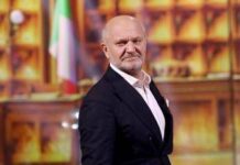 Sanremo 2026, Andrea Pucci in ‘nude look’ sui social: “Sto arrivando”