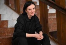 Sanremo 2026, Arisa chi è: il primo Festival, lo sfogo ‘contro’ Amadeus, la tricotillomania