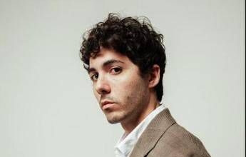 Sanremo 2026, Fulminacci: “Torno per divertirmi, il quinto posto è l’ideale”