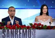 Sanremo 2026, ironia Conti su ascolti: “Sembra estate, capisco perché si abbassi platea tv…”