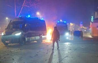 Scontri Torino, la bozza di risoluzione del centrodestra: “Attacco a Stato, più tutele per agenti”