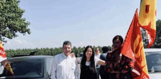 Castagnaro (Verona), atti vandalici contro la RSA USB alla TEAM in appalto Calzedonia. D’Angelo: intimidazioni? Massimo D’Angelo con Anna Rita Simone davanti alla TEAM srl di Castagnaro (foto d'archivio)