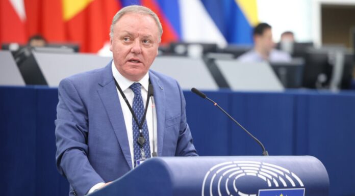 Caso Epstein, perché tanti viaggi a Bruxelles? Berlato (ECR-FDI) presenta un’interrogazione urgente alla Commissione Europea Sergio Berlato su caso Epstein