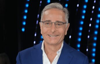 Stasera torna ‘Taratata’ con Paolo Bonolis, gli ospiti e dove vedere lo show