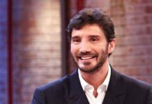 Stefano De Martino conduttore di Sanremo 2027, il golden boy Rai pronto a guidare il festival