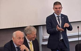 Tumori, esperti: “Il 2% dei ricoveri e 4% dei decessi da interazioni tra farmaci”