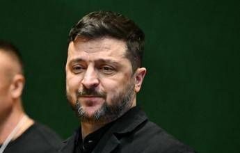 Ucraina, le mosse di Zelensky: elezioni e referendum su pace entro maggio