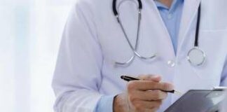 Uno studio svela i pericoli delle maniche lunghe negli ospedali, perché è meglio evitarle