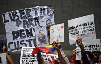 Venezuela, approvata l’amnistia per i prigionieri politici: libero l’alleato di Machado