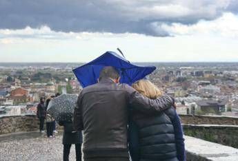 Venti forti e temporali, l’Italia nella morsa del maltempo: 4 regioni in allerta arancione