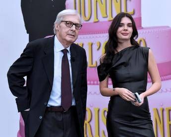 Vittorio Sgarbi, la figlia Evelina sarà ospite oggi a Verissimo: il caso padre-figlia