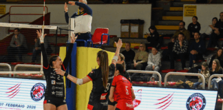 Serie B1 femminile girone C, Volksbank Vicenza Volley riparte forte: 3-0 a Promoball Sanitars Volksbank Vicenza Volley esulta dopo un punto (foto Trogu)