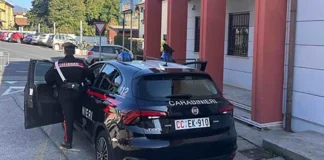 Malo, rissa con taglierino fuori dal bar: denunciate tre persone. Il comune: “Non c’entra con il Carnevale” malo rissa