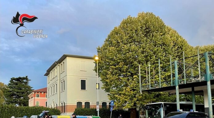 Caltrano, spaventa il vicino agitando un’ascia, intervengono i carabinieri: denunciato 39enne per minaccia aggravata carabinieri thiene controlli denuncia caltrano