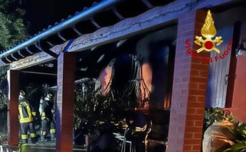 Brendola, fiamme in un’abitazione in via Foscolo nella notte. Intervento dei vigili del fuoco incendio Brendola