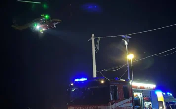 Auto precipita nella scarpata sulla strada del Costo a Roana: soccorso un automobilista incidente strada del costo roana vigili del fuoco