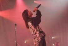 Angelina Mango torna a esibirsi, tra il pubblico di Roma c’è Maria De Filippi