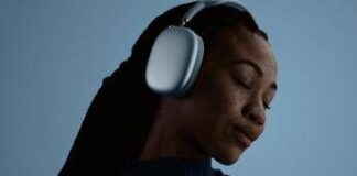 Apple lancia AirPods Max 2 con chip H2 e funzioni IA