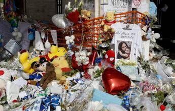 Bimbo trapiantato morto a Napoli, domani i funerali. Il legale: “Ai periti 4 mesi per la relazione”