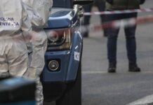 Cadavere di una donna nel giardino di una casa disabitata, è giallo a Messina