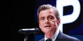 Calenda cancella ChatGPT: “Scelta politica, è dalla parte di Trump”