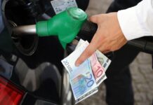 Caro carburanti, in 30 anni benzina raddoppiata e diesel quasi triplicato: la denuncia del Codacons