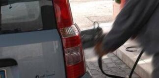 Caro carburanti, taglio delle accise ma prezzi benzina e diesel salgono ancora: cosa succede