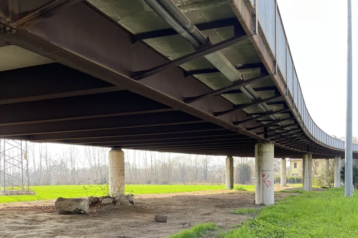 Cavalcaferrovia di strada di Bertesina