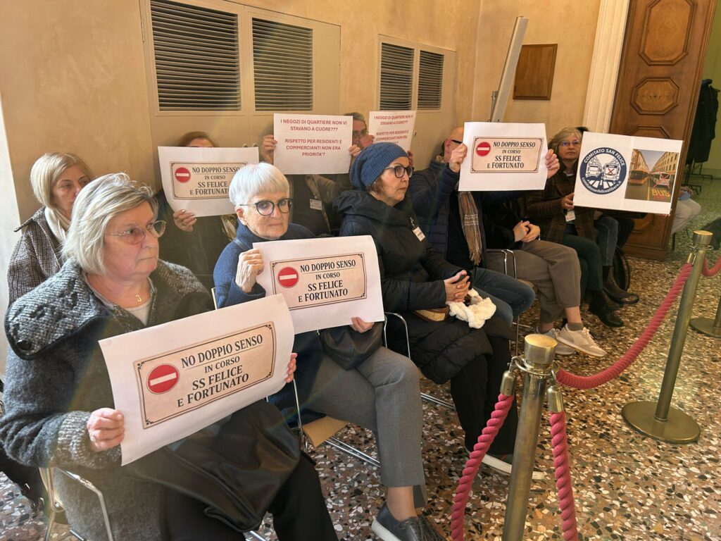 Consiglio comunale di Vicenza Comitati di Quartiere contro il doppio senso in Corso SS Felice e Fortunato