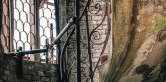 “Discesa a Malebolge. Il fascino del male”: il 5 marzo alle 18 alla libreria Galla 1880 Antonio Di Lorenzo dialoga con l’autore Massimo Parolin Discesa a Malebolge di Massimo Parolin