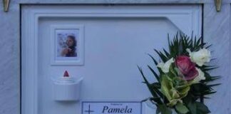 Corpo di Pamela Genini profanato e decapitato, la mamma: “Non posso andare avanti senza seppellirla”