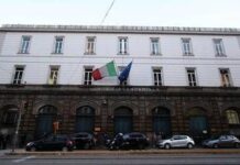 Donna accoltellata sull’autobus a Napoli, 39enne arrestato era già in cura