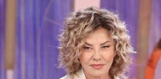 Eva Grimaldi operata d’urgenza: “Ho rischiato la vita per la protesi”