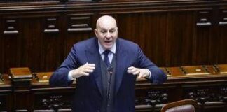 Iran, Crosetto: “Blitz non comunicato ad alcun Paese Ue, io a Dubai dopo mia valutazione”