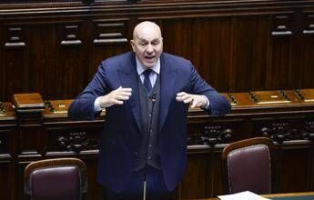 Iran, Crosetto: “Blitz non comunicato ad alcun Paese Ue, io a Dubai dopo mia valutazione”