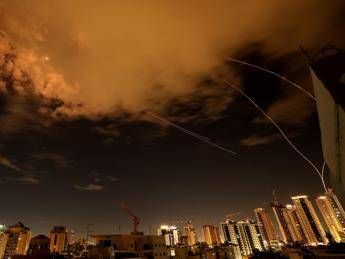 Iran, Israele: “Missili lanciati contro di noi potrebbero colpire anche l’Italia”