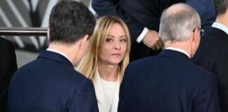 Iran, Meloni: “Nessuno pensa a missione militare per forzare blocco Hormuz”