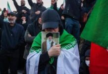 Iran, Teheran conferma morte Khamenei. Nuove esplosioni a Dubai, Doha e Manama