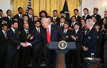 Iran, Trump avanti tutta: “Teheran vuole accordo ma è troppo tardi”