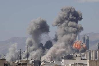 Iran, attacco Usa entra in fase 2: “Colpiremo ovunque, Teheran senza chance”